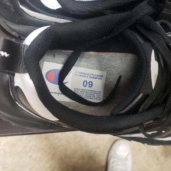 Champion shoes - Picture 2 of 4
